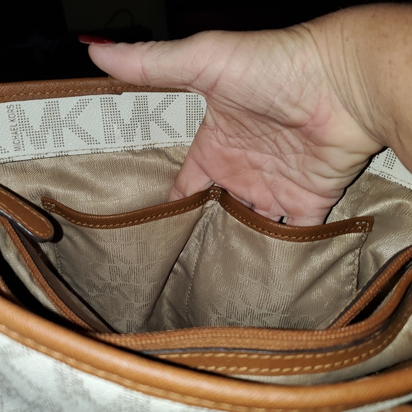 Michael Kors hand bag purse - Picture 3 of 4